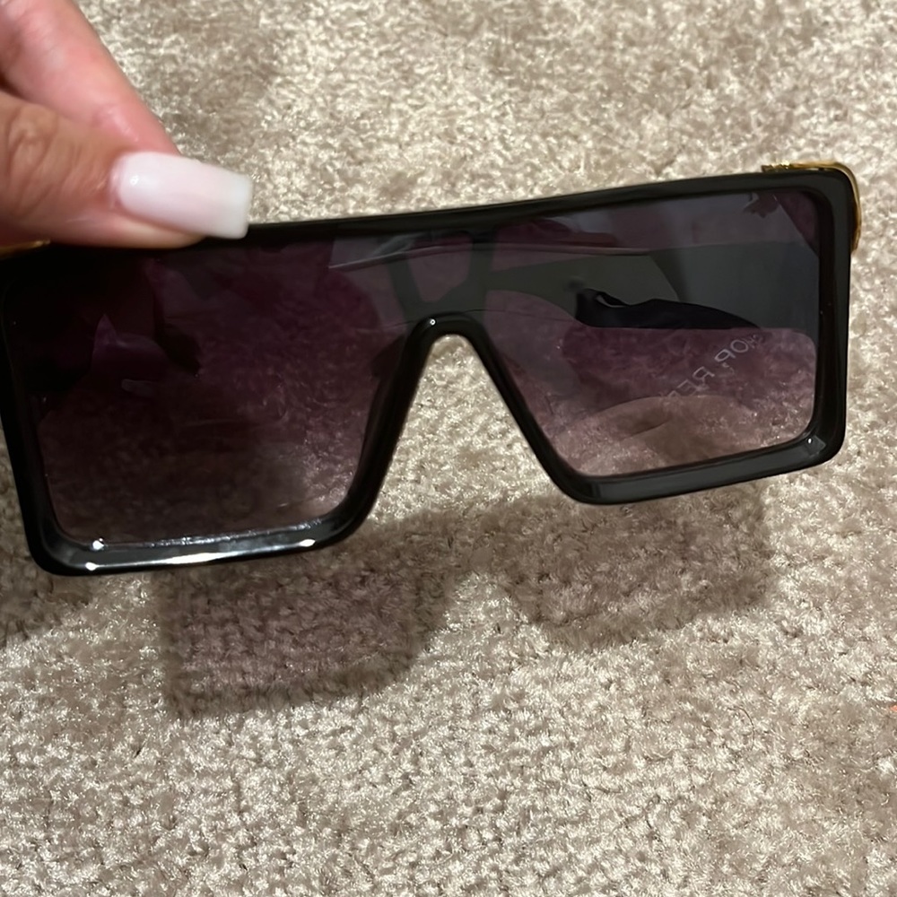 black and gold sunnies